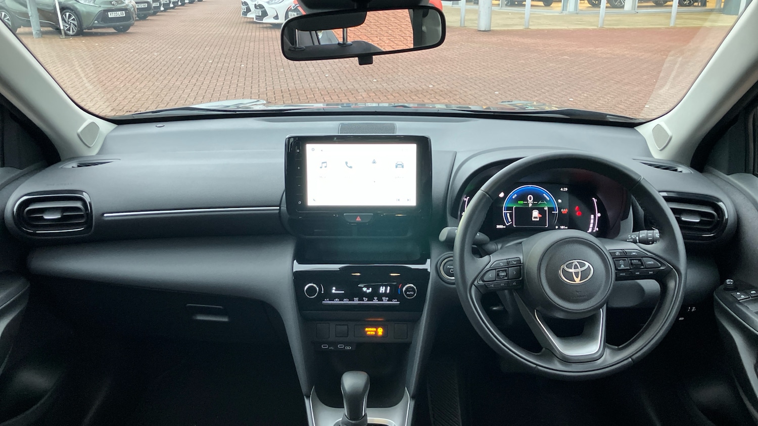 Used Toyota Yaris Cross 2024 for sale - 77901473: Photo 30