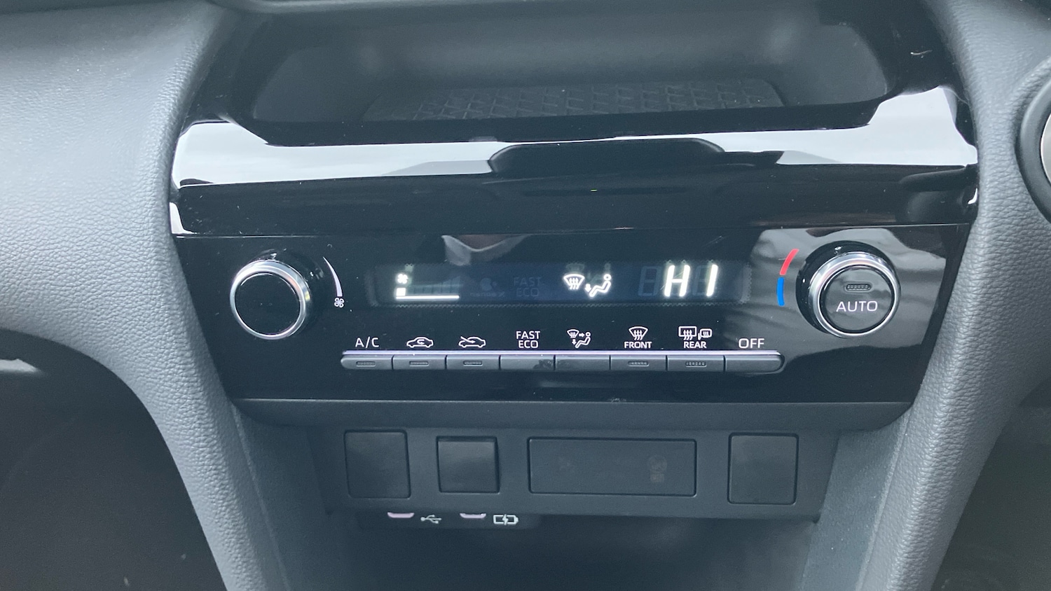 Used Toyota Yaris Cross 2024 for sale - 77901473: Photo 34