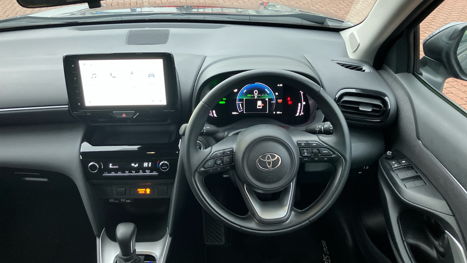 Used Toyota Yaris Cross 2024 for sale - 77901473: Photo 6