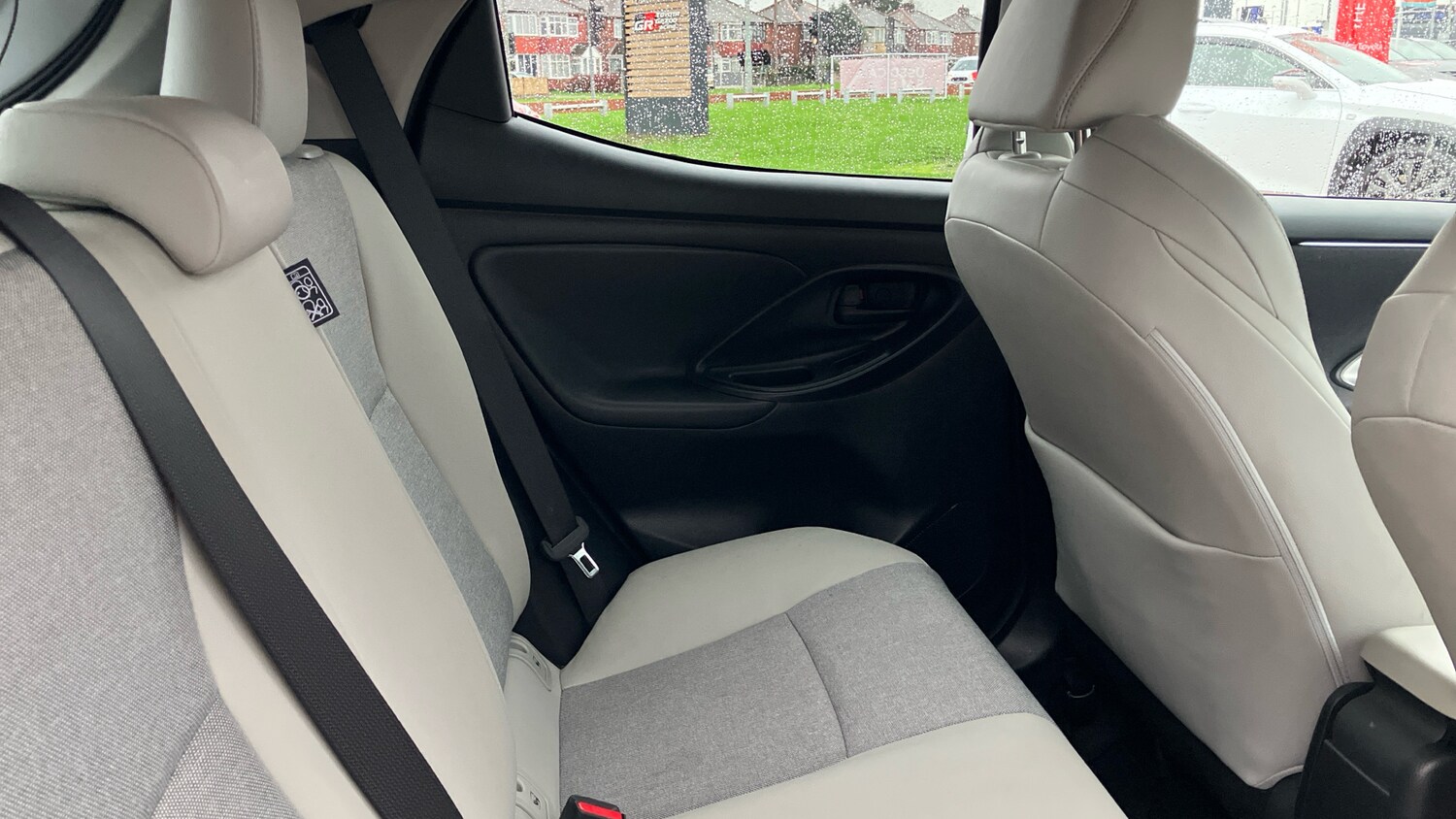 Used Toyota Yaris 2023 for sale - 76557285: Photo 12