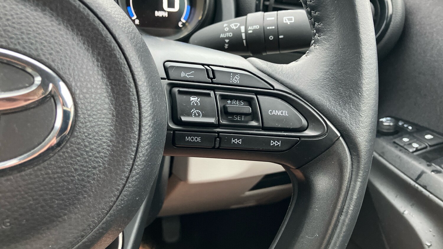 Used Toyota Yaris 2023 for sale - 76557285: Photo 39