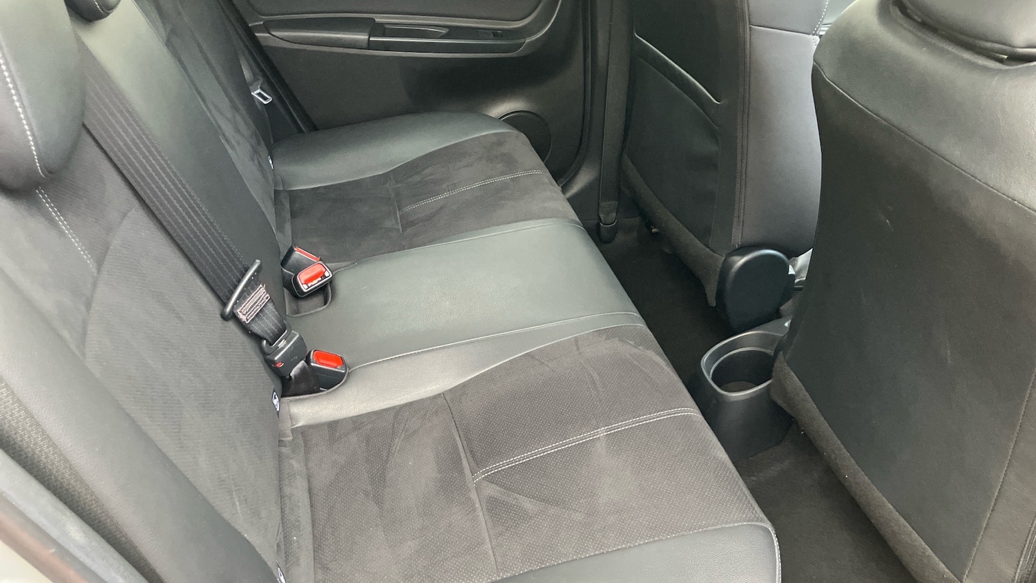 Used Toyota Yaris 2019 for sale - 76340967: Photo 12