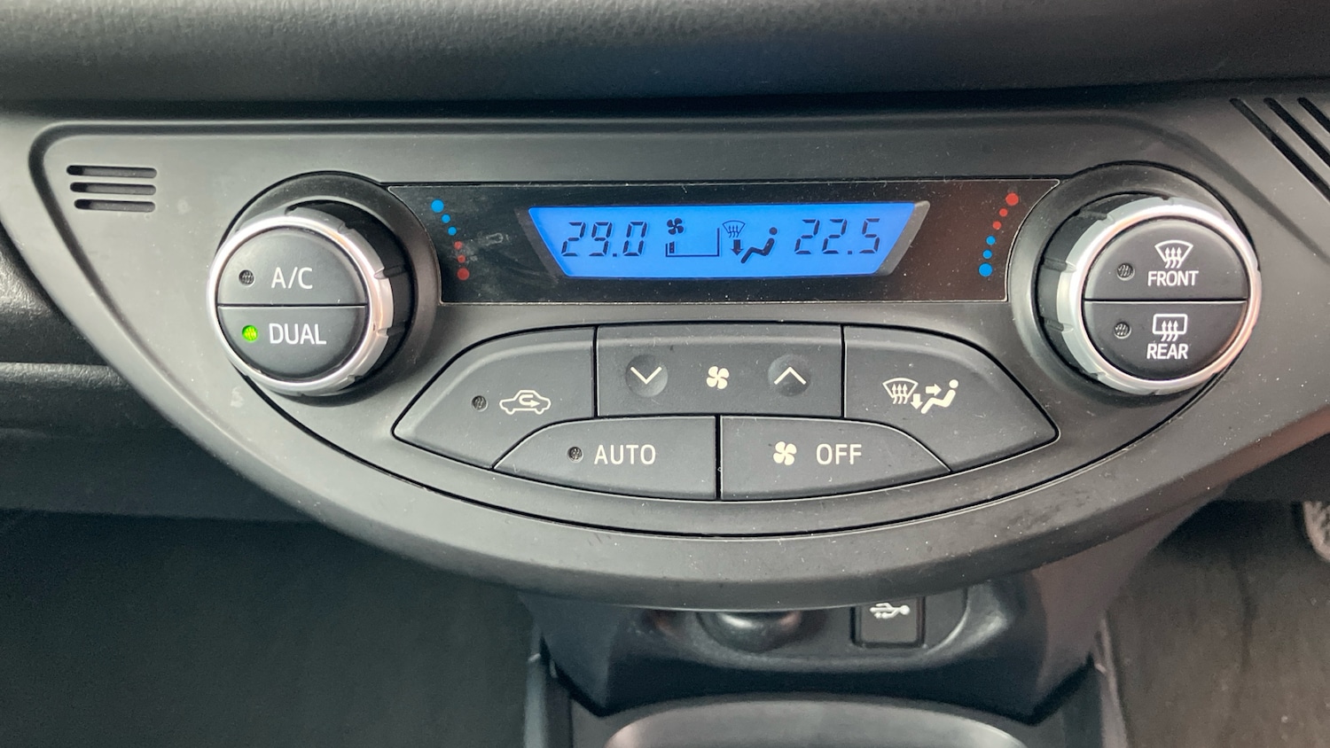 Used Toyota Yaris 2019 for sale - 76340967: Photo 36