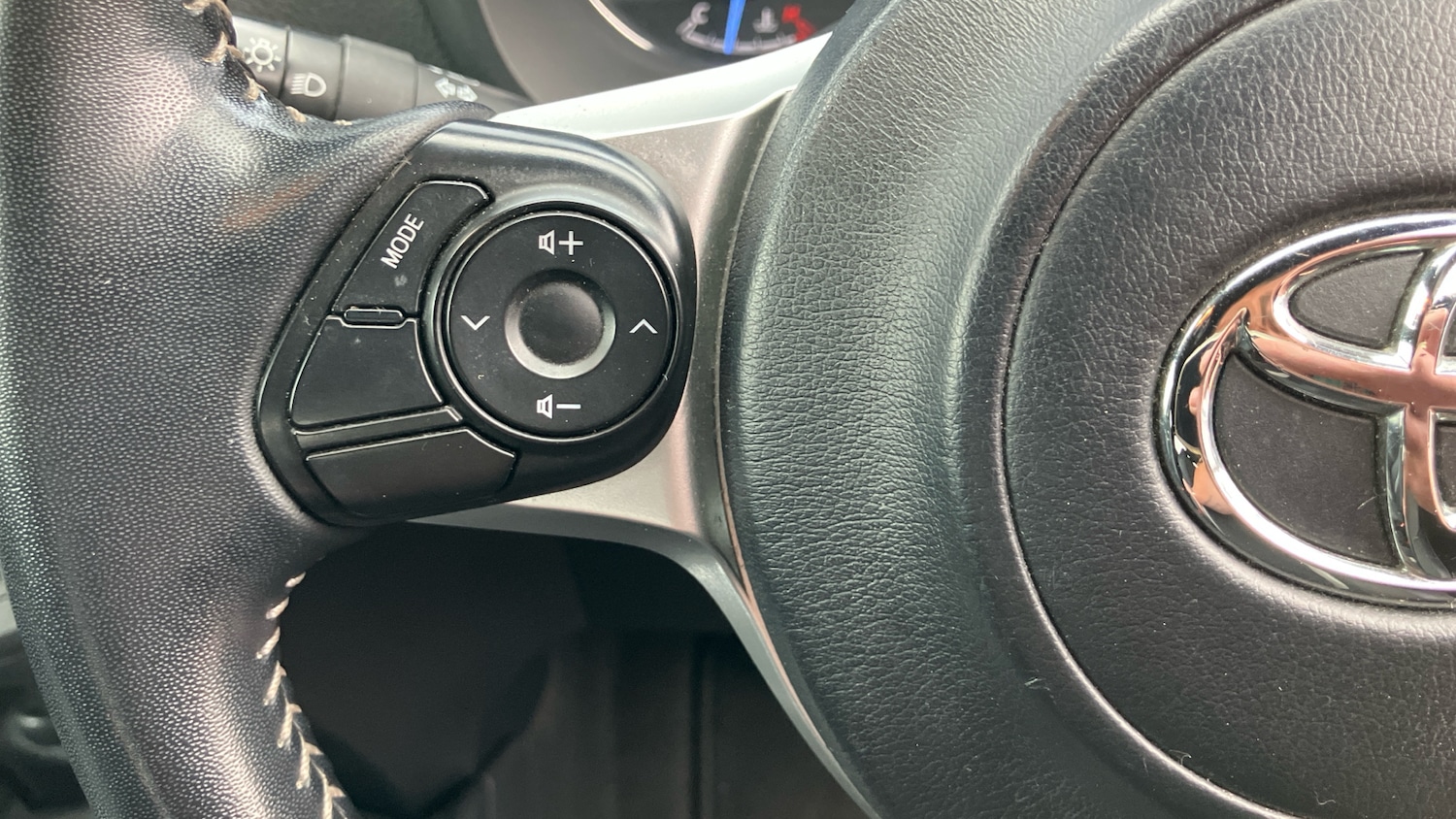 Used Toyota Yaris 2019 for sale - 76340967: Photo 38