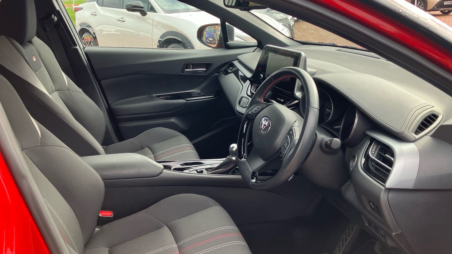 Used Toyota C-HR 2023 for sale - 78067371: Photo 11