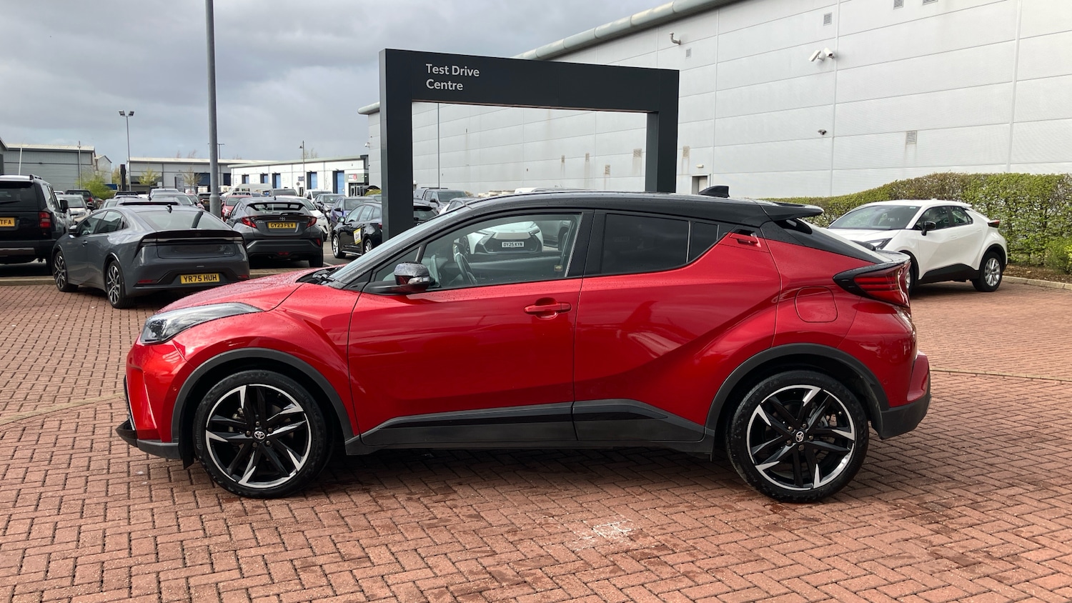 Used Toyota C-HR 2023 for sale - 78067371: Photo 17