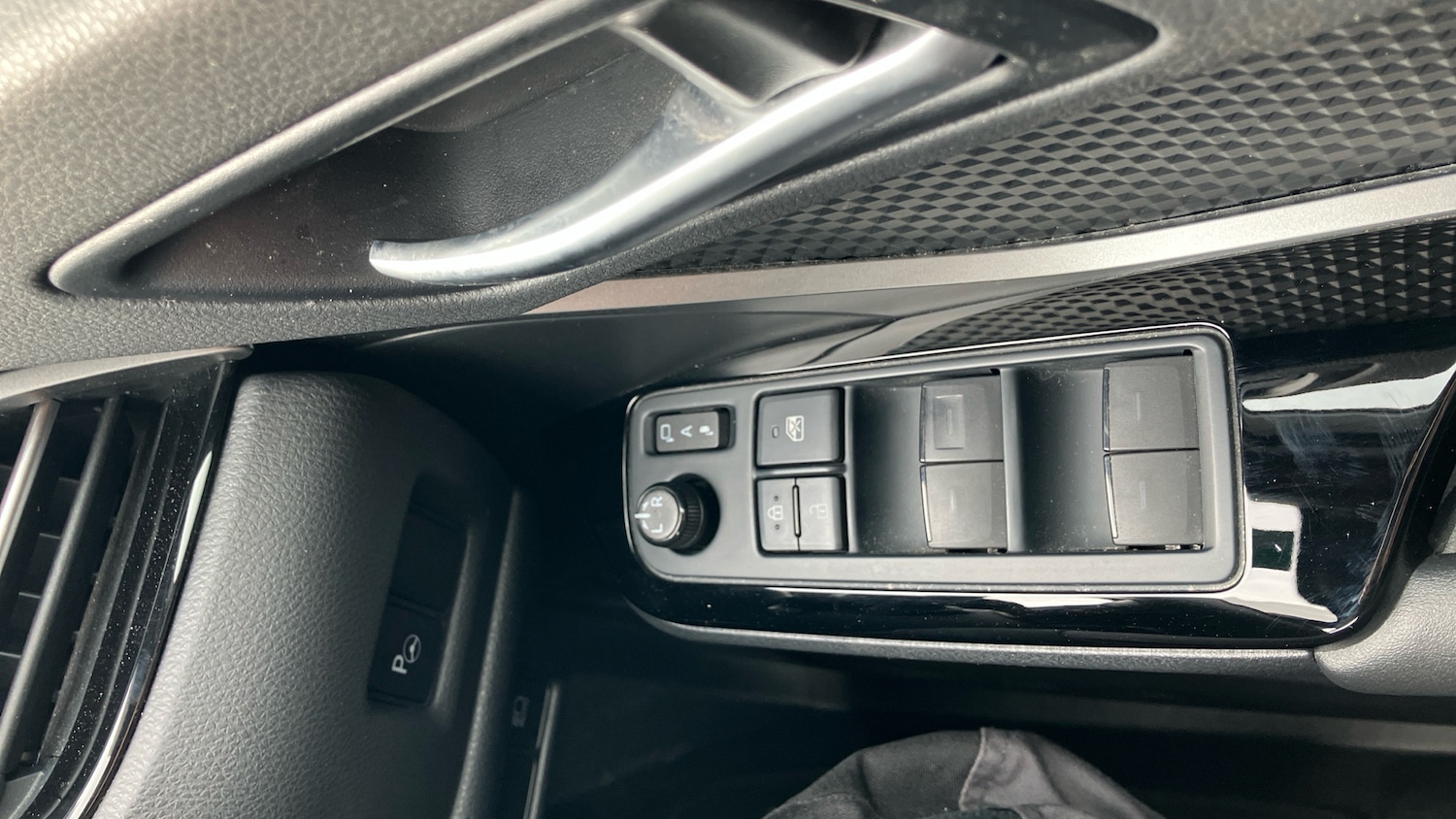 Used Toyota C-HR 2023 for sale - 78067371: Photo 43