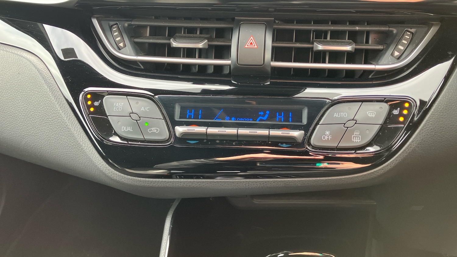 Used Toyota C-HR 2023 for sale - 78067371: Photo 48