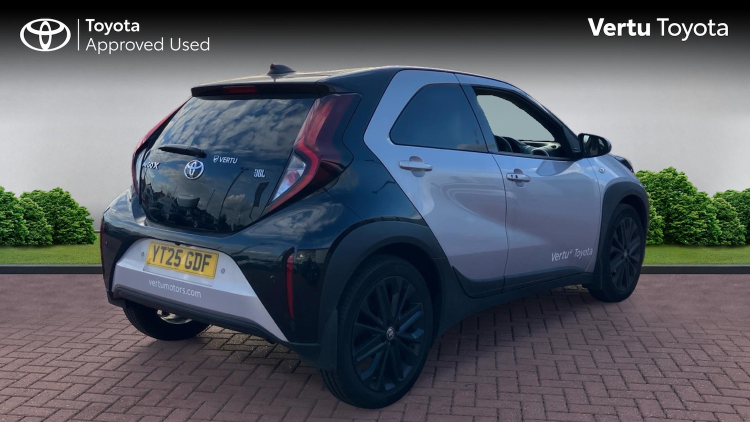 Used Toyota Aygo X 2025 for sale - 76332726: Photo 2