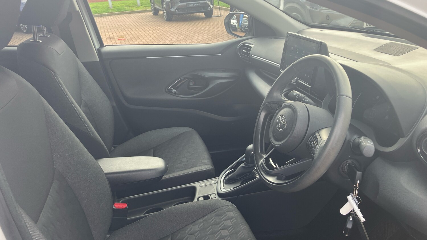 Used Toyota Yaris 2024 for sale - 77830435: Photo 11