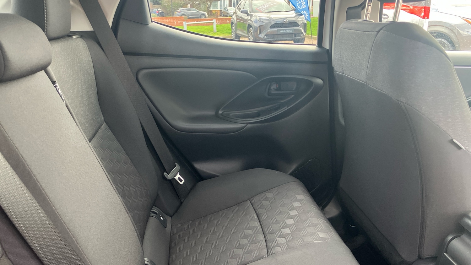 Used Toyota Yaris 2024 for sale - 77830435: Photo 12