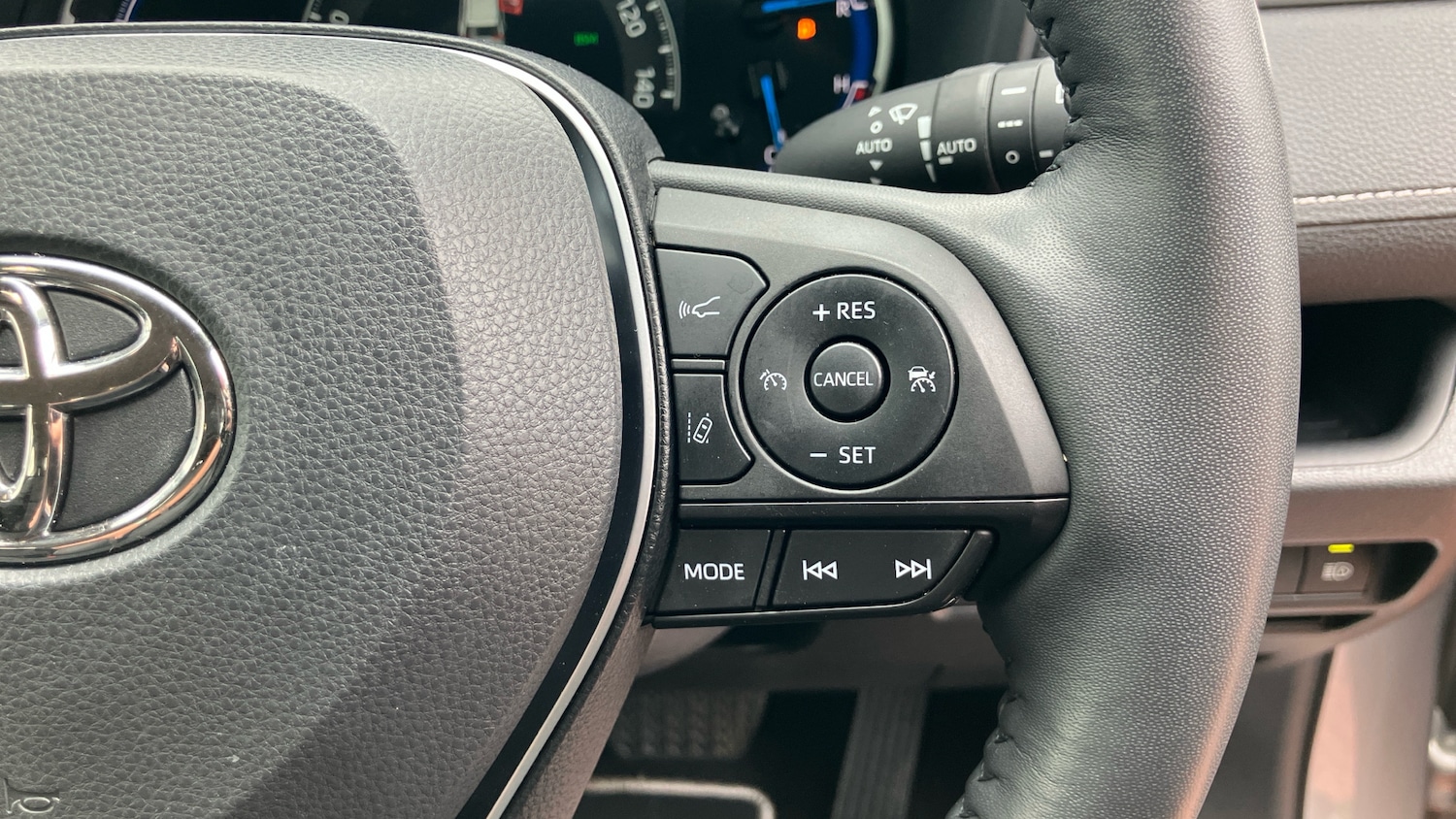 Used Toyota RAV4 2022 for sale - 76720416: Photo 40