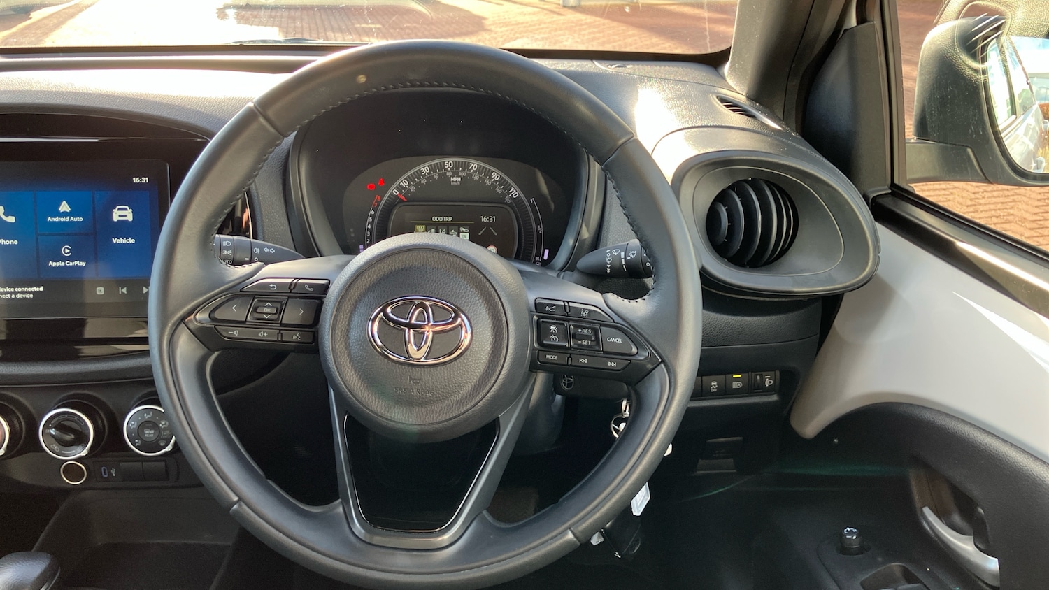 Used Toyota Aygo X 2024 for sale - 77946027: Photo 8