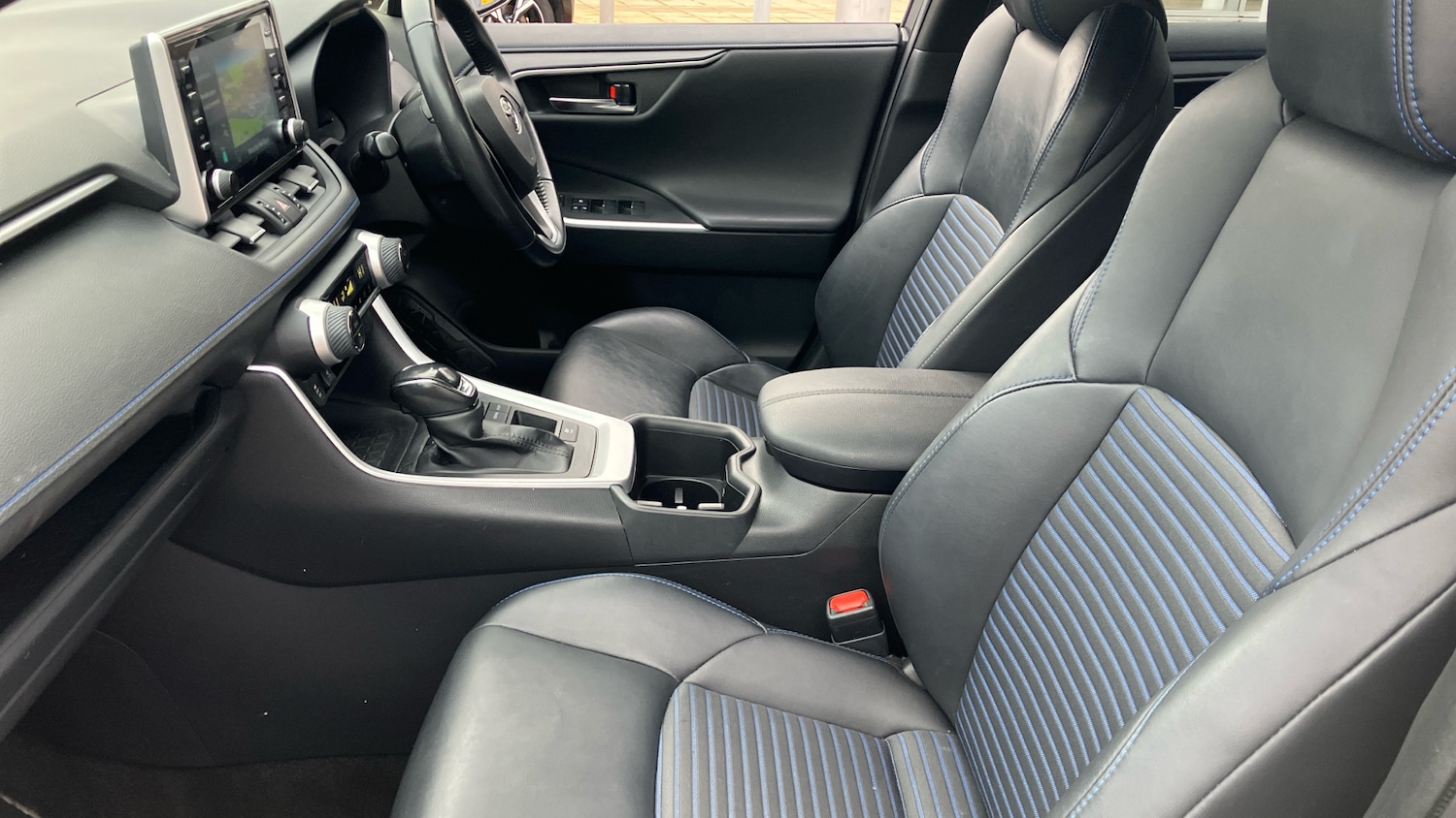 Used Toyota RAV4 2022 for sale - 77151064: Photo 10