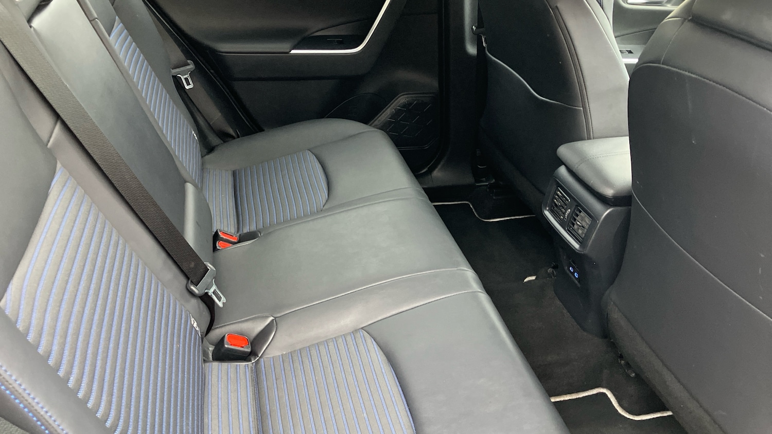 Used Toyota RAV4 2022 for sale - 77151064: Photo 12