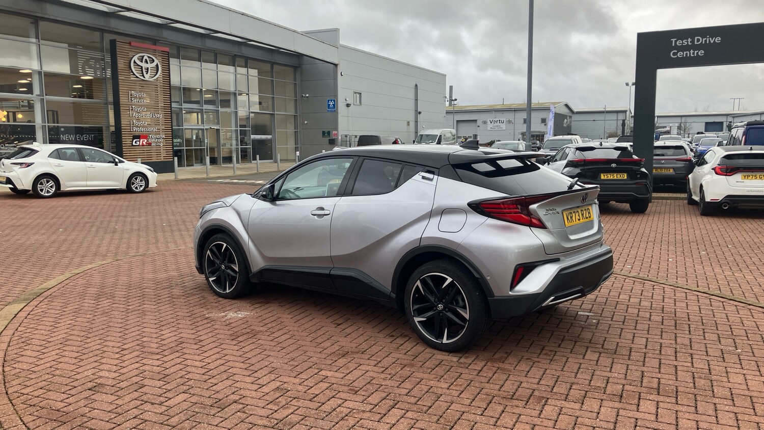 Used Toyota C-HR 2023 for sale - 77543480: Photo 32