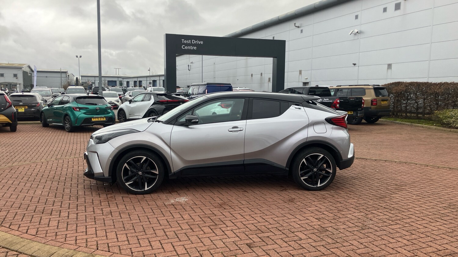 Used Toyota C-HR 2023 for sale - 77543480: Photo 33