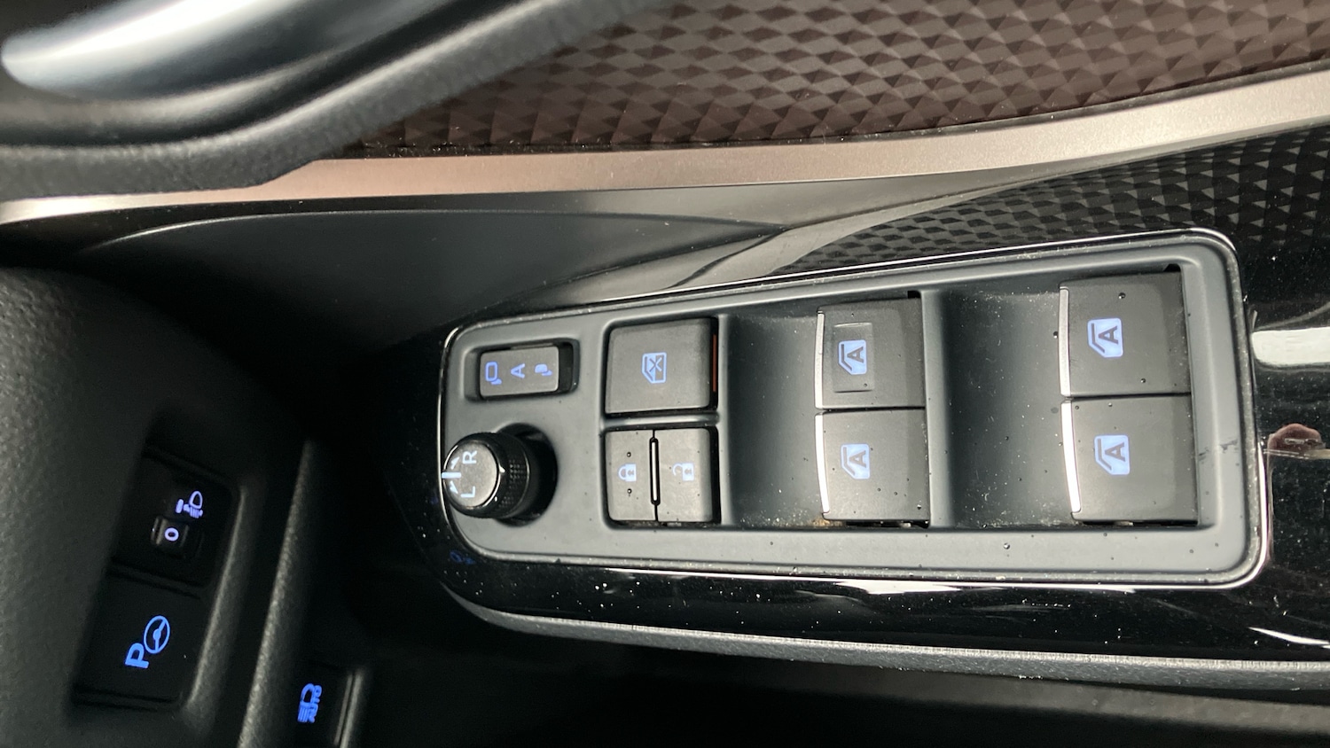 Used Toyota C-HR 2020 for sale - 77678606: Photo 35