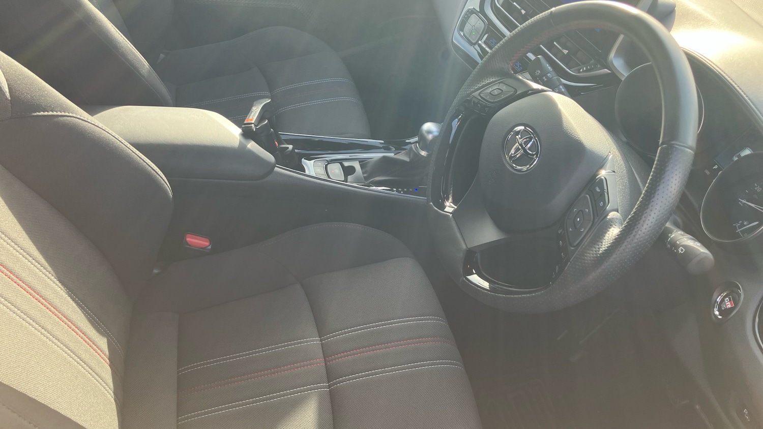 Used Toyota C-HR 2023 for sale - 76427758: Photo 11