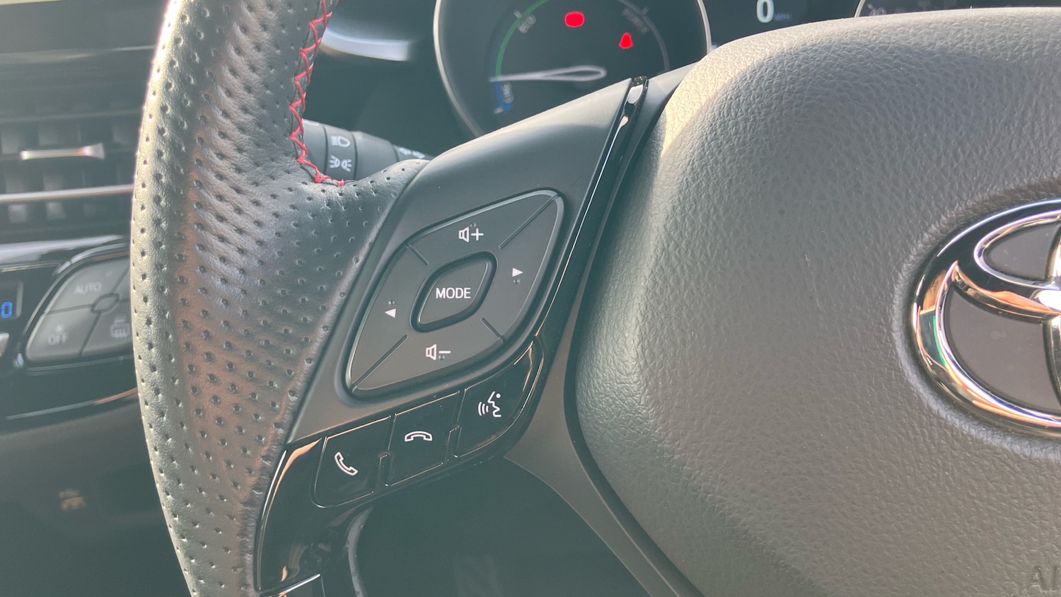 Used Toyota C-HR 2023 for sale - 76427758: Photo 36