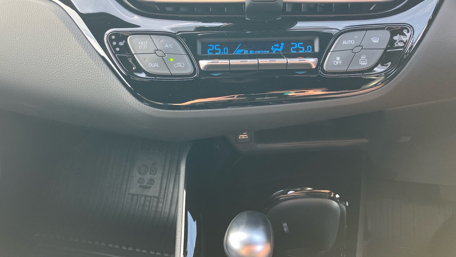 Used Toyota C-HR 2023 for sale - 76427758: Photo 40