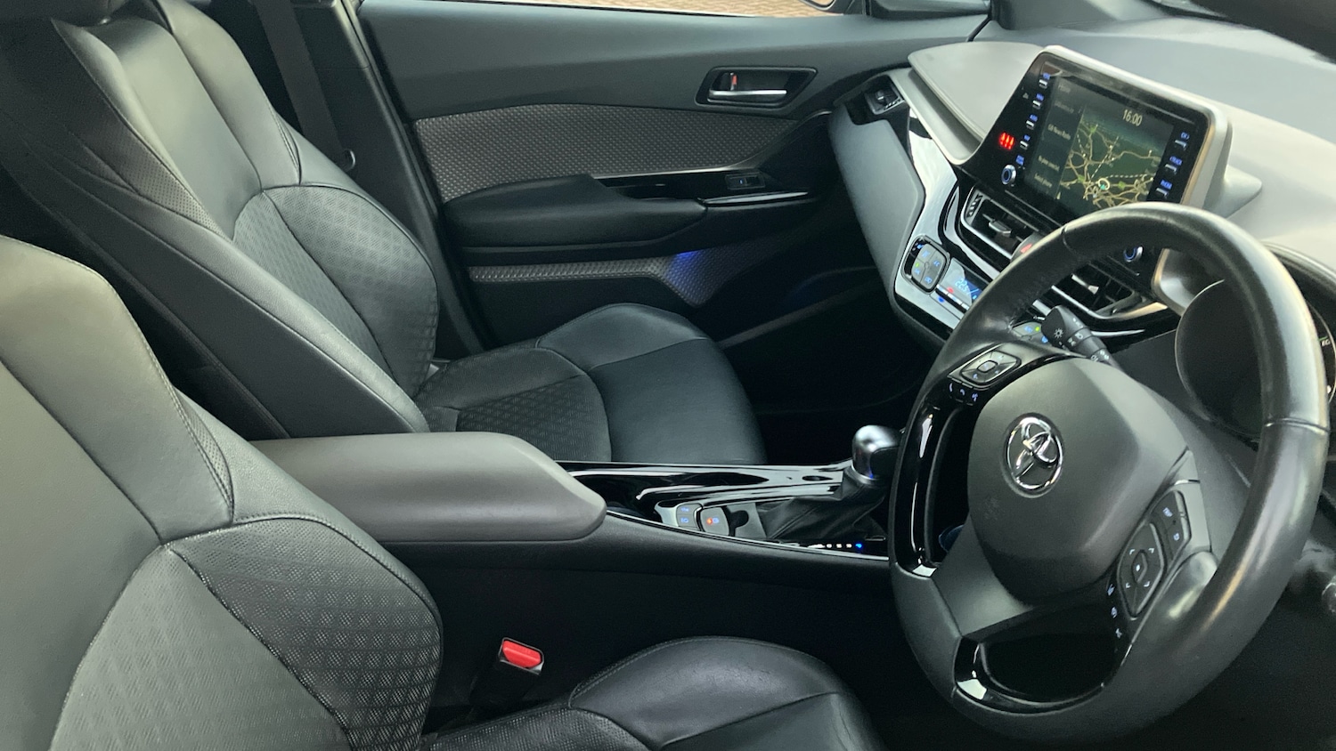 Used Toyota C-HR 2020 for sale - 76859650: Photo 11