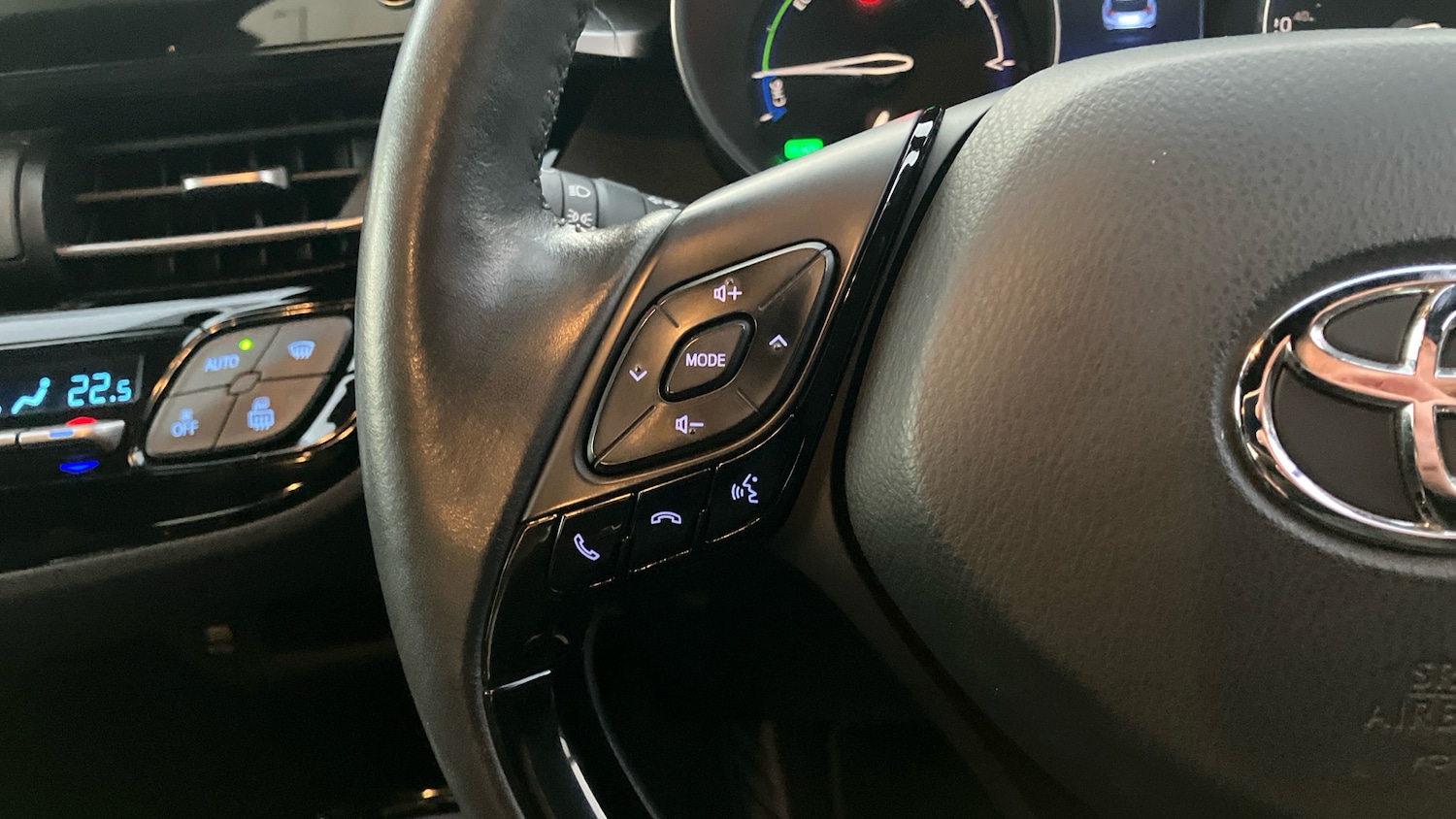 Used Toyota C-HR 2020 for sale - 76859650: Photo 38