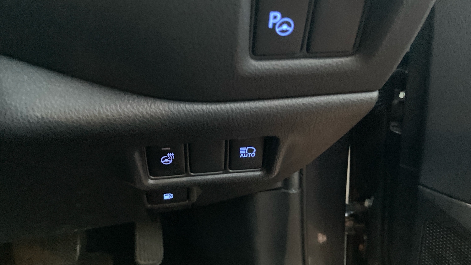 Used Toyota C-HR 2020 for sale - 76859650: Photo 40