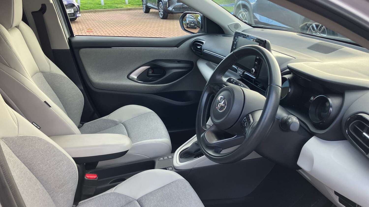 Used Toyota Yaris 2022 for sale - 77901419: Photo 11