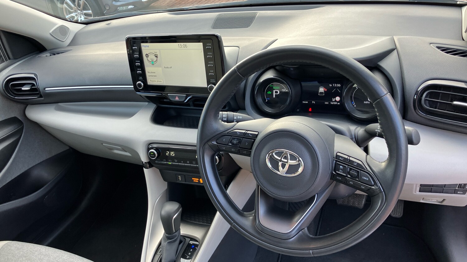 Used Toyota Yaris 2022 for sale - 77901419: Photo 5