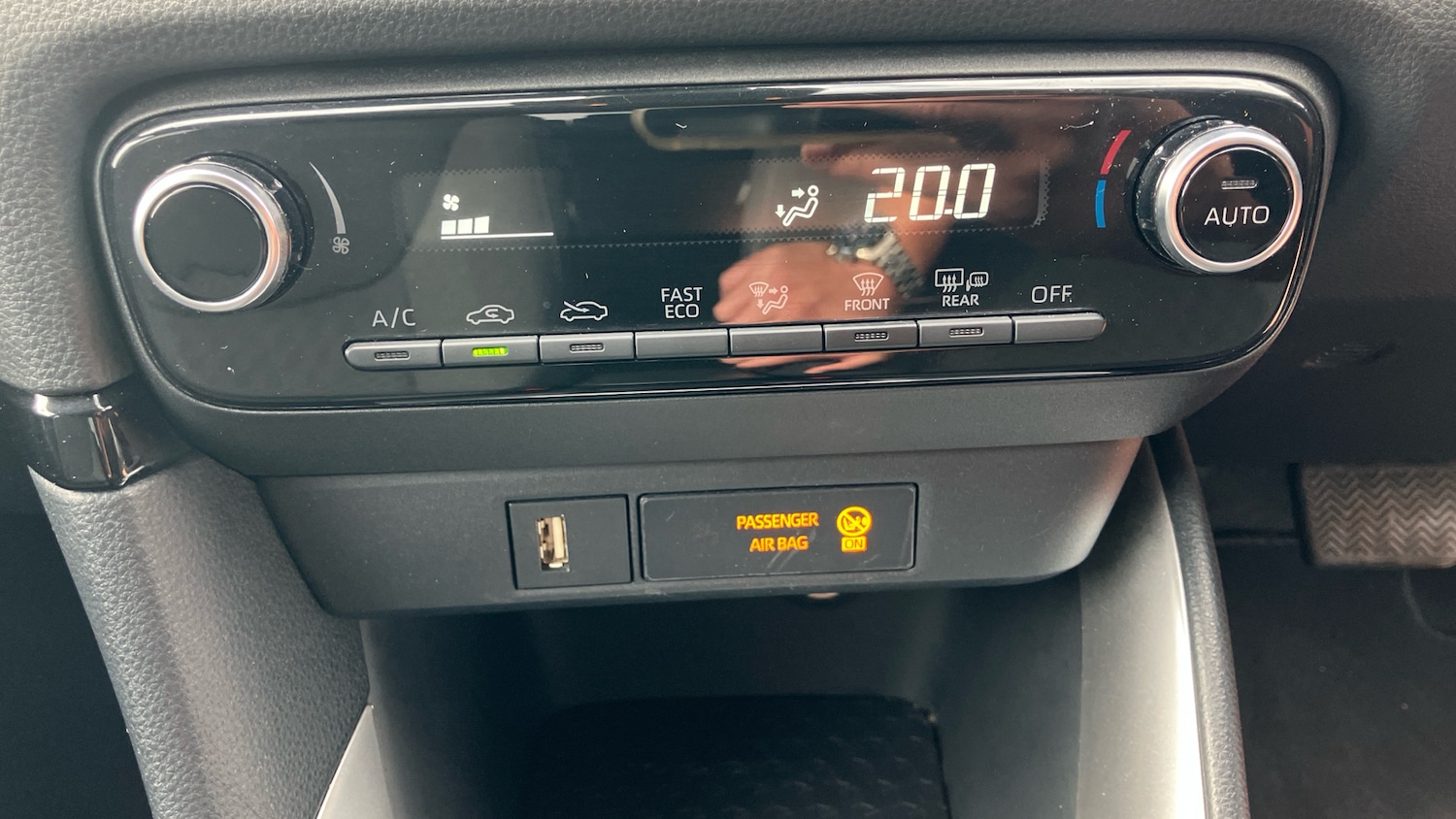 Used Toyota Yaris 2020 for sale - 76157685: Photo 36