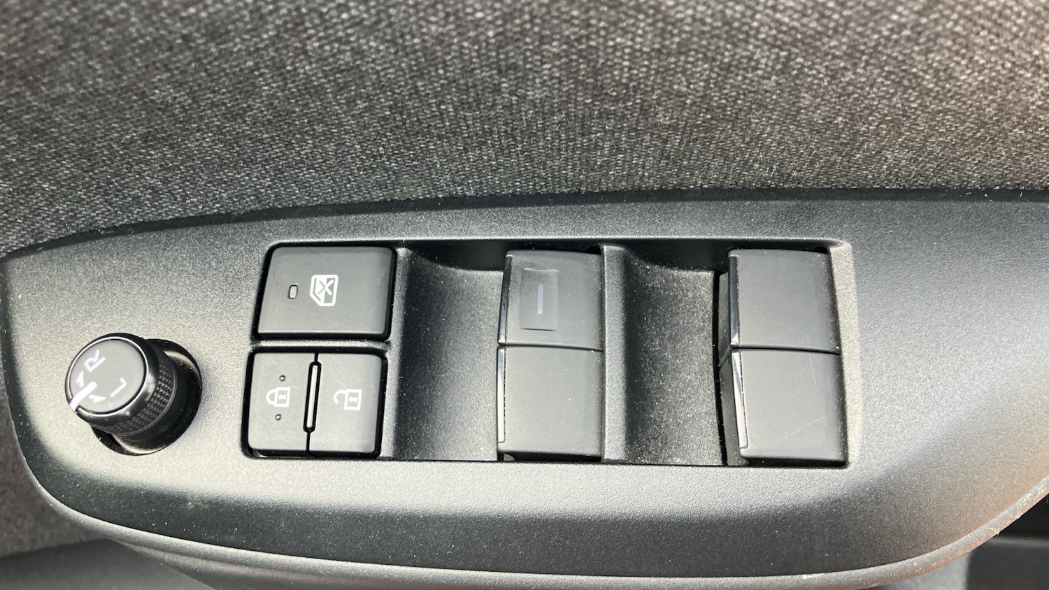 Used Toyota Yaris 2020 for sale - 76157685: Photo 40