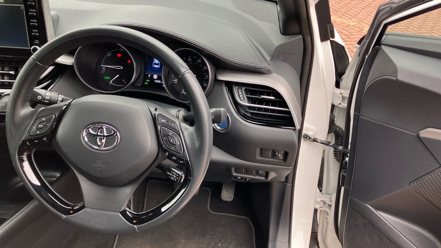 Used Toyota C-HR 2023 for sale - 78107257: Photo 10