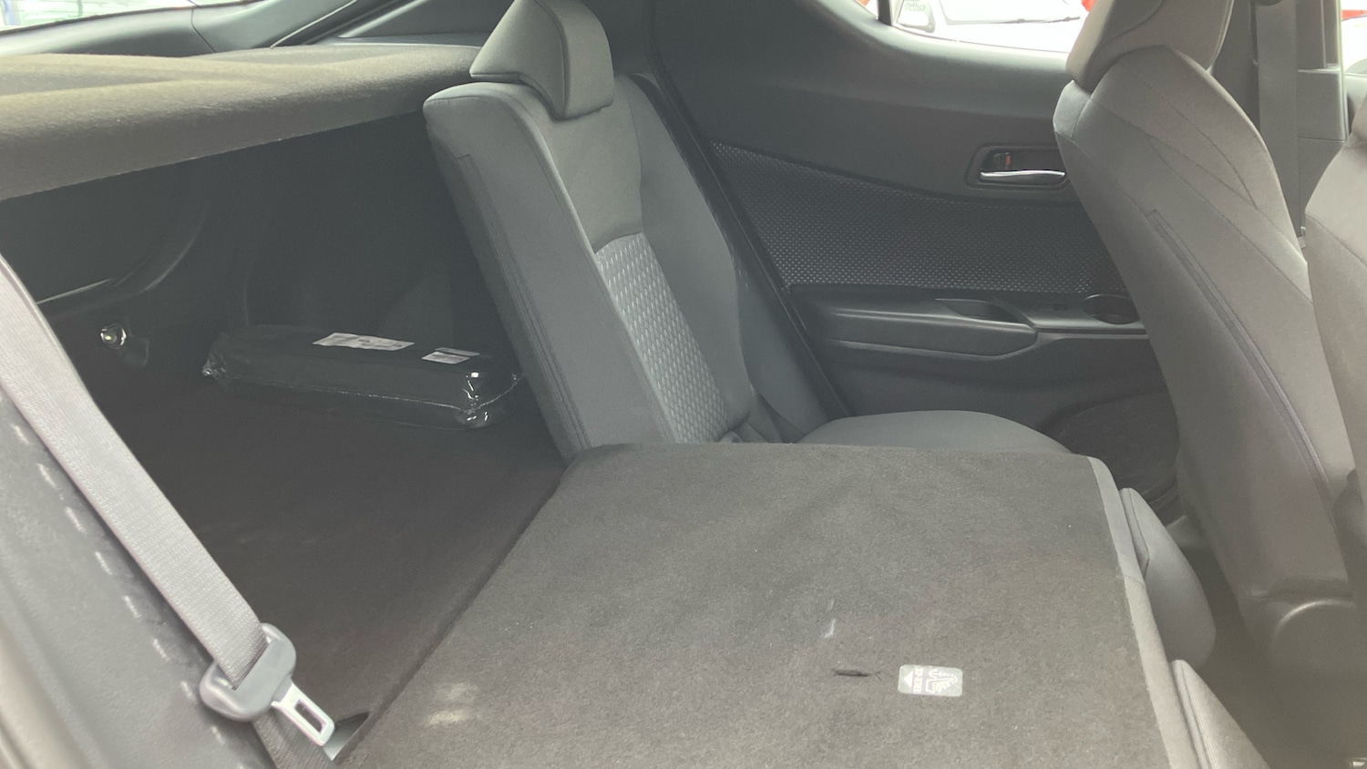 Used Toyota C-HR 2023 for sale - 78107257: Photo 18