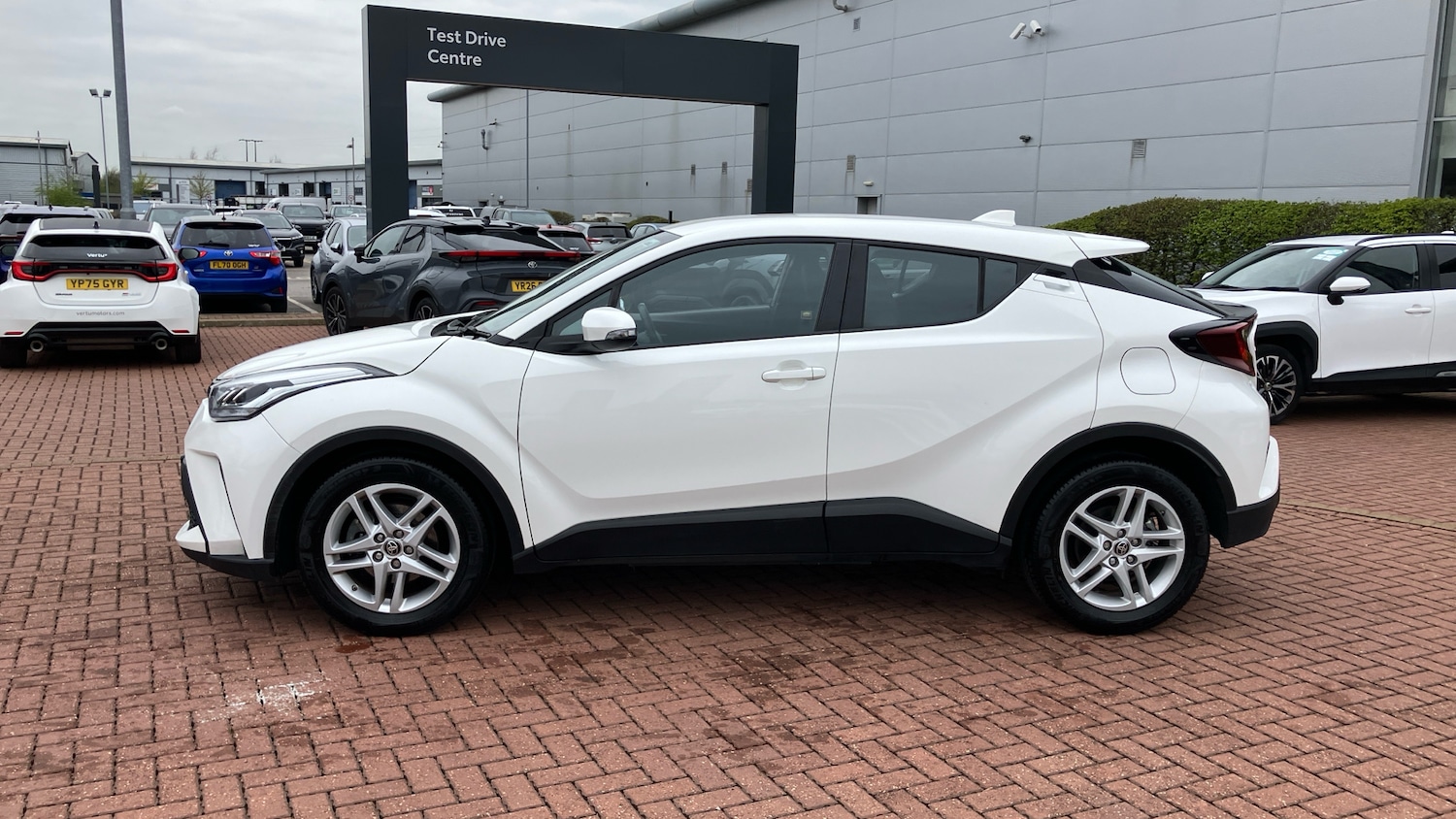 Used Toyota C-HR 2023 for sale - 78107257: Photo 45