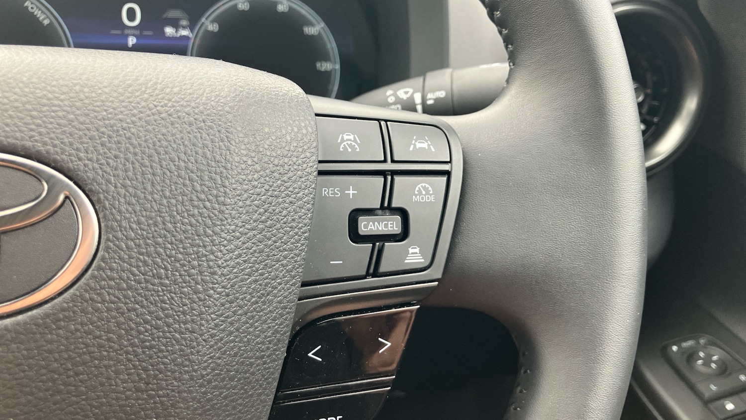 Used Toyota C-HR 2025 for sale - 76206568: Photo 41