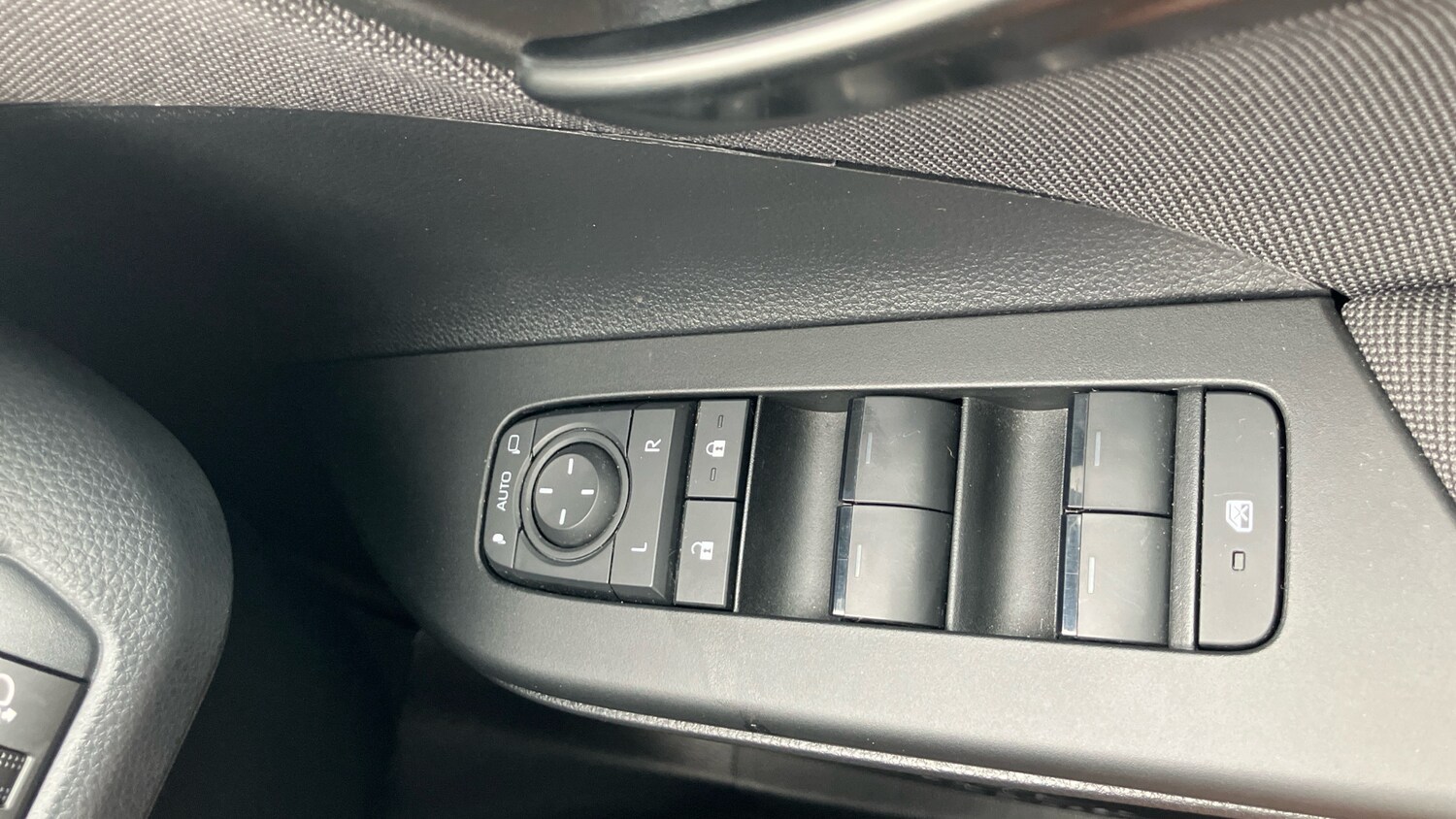 Used Toyota C-HR 2025 for sale - 76206568: Photo 42