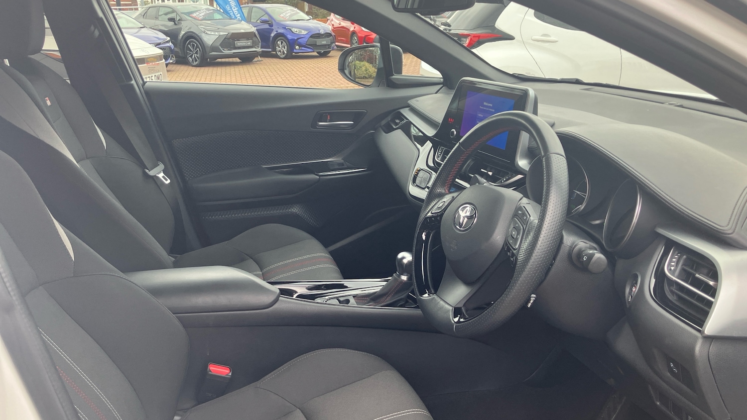 Used Toyota C-HR 2023 for sale - 77830427: Photo 11