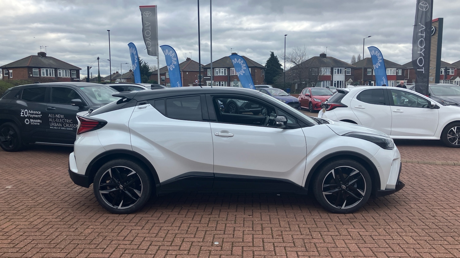 Used Toyota C-HR 2023 for sale - 77830427: Photo 16