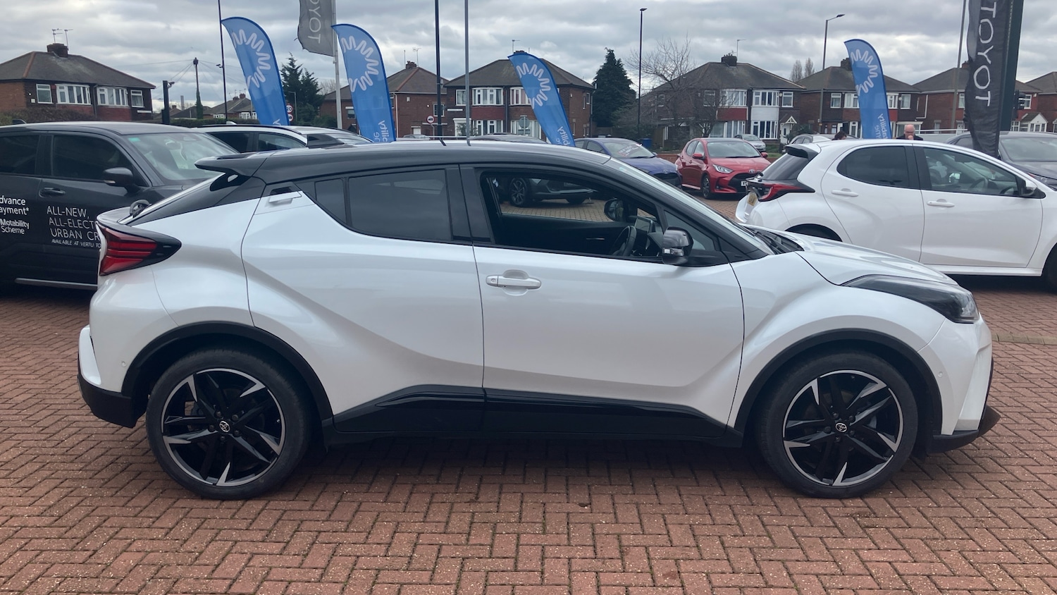 Used Toyota C-HR 2023 for sale - 77830427: Photo 28