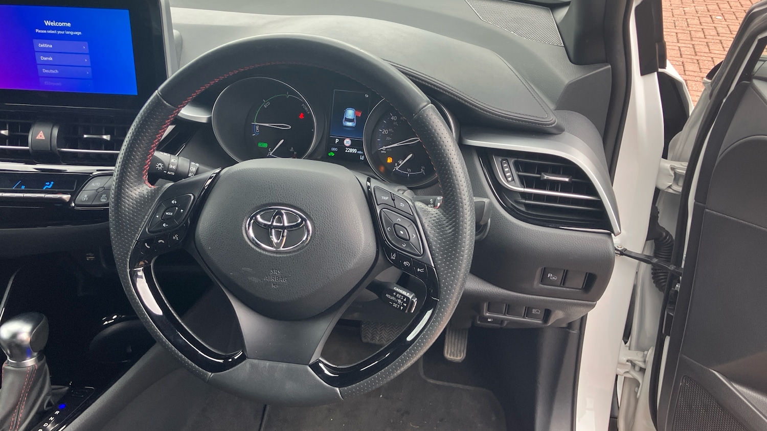 Used Toyota C-HR 2023 for sale - 77830427: Photo 8