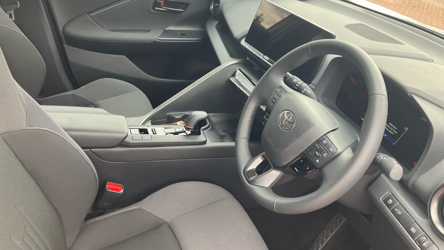 Used Toyota C-HR 2024 for sale - 76207696: Photo 11