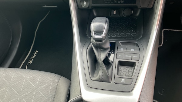 Used Toyota RAV4 2022 for sale - 76230811: Photo 41