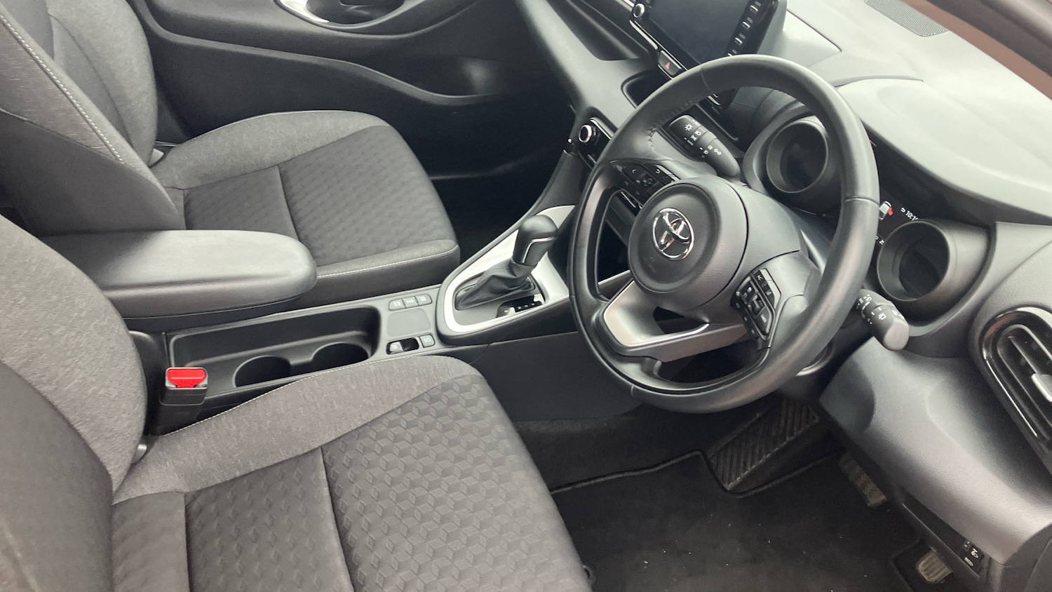 Used Toyota Yaris 2022 for sale - 76129327: Photo 11