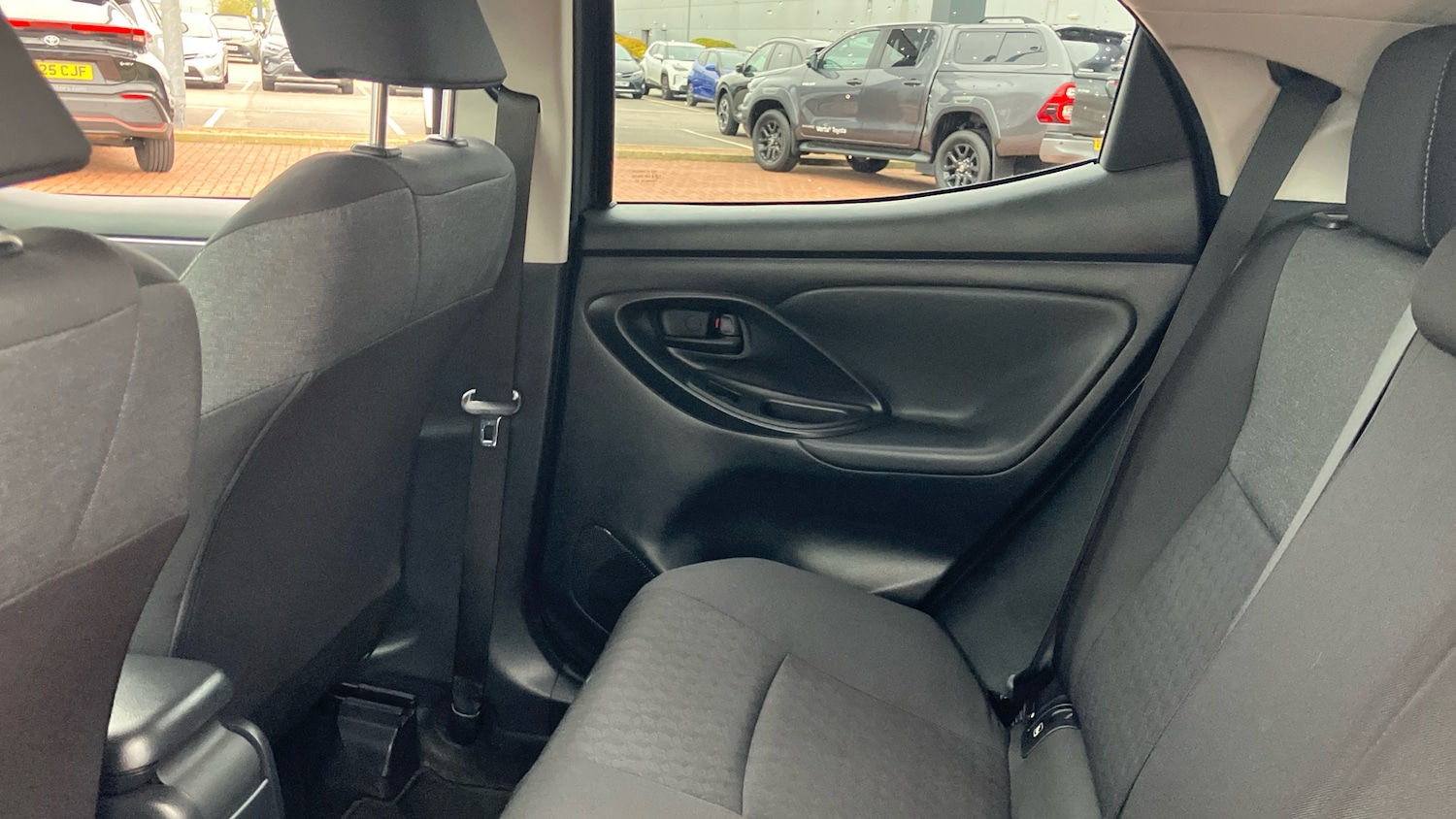 Used Toyota Yaris 2022 for sale - 76129327: Photo 13