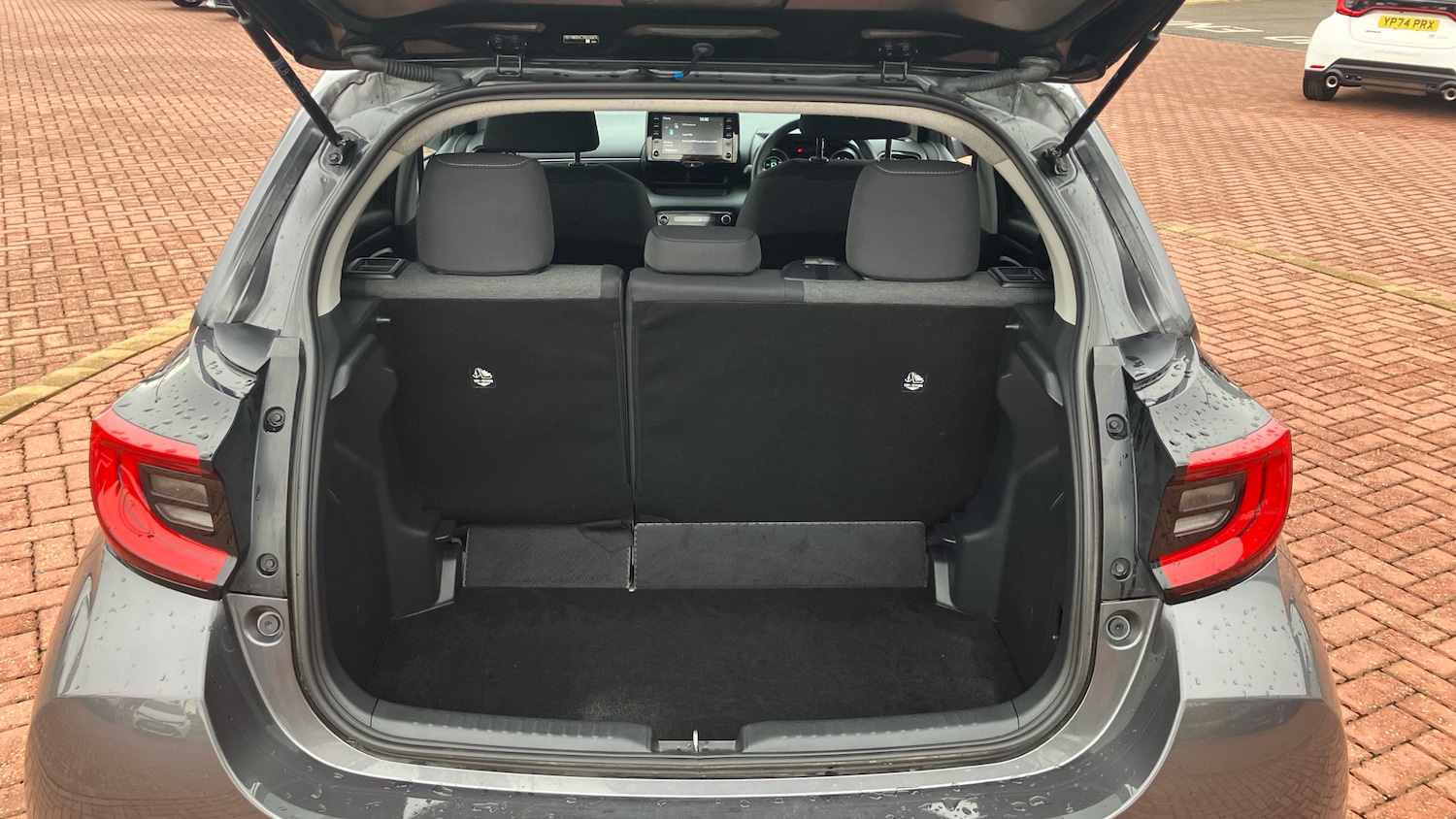 Used Toyota Yaris 2022 for sale - 76129327: Photo 14