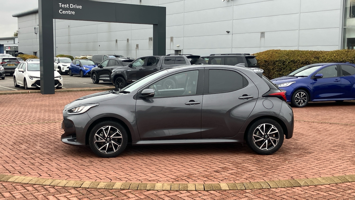 Used Toyota Yaris 2022 for sale - 76129327: Photo 17