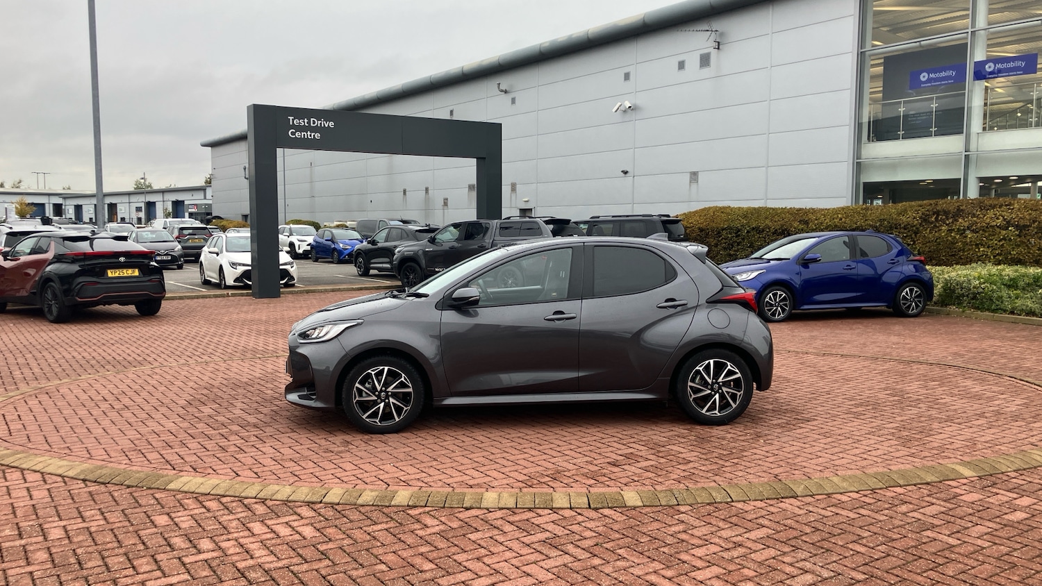 Used Toyota Yaris 2022 for sale - 76129327: Photo 29