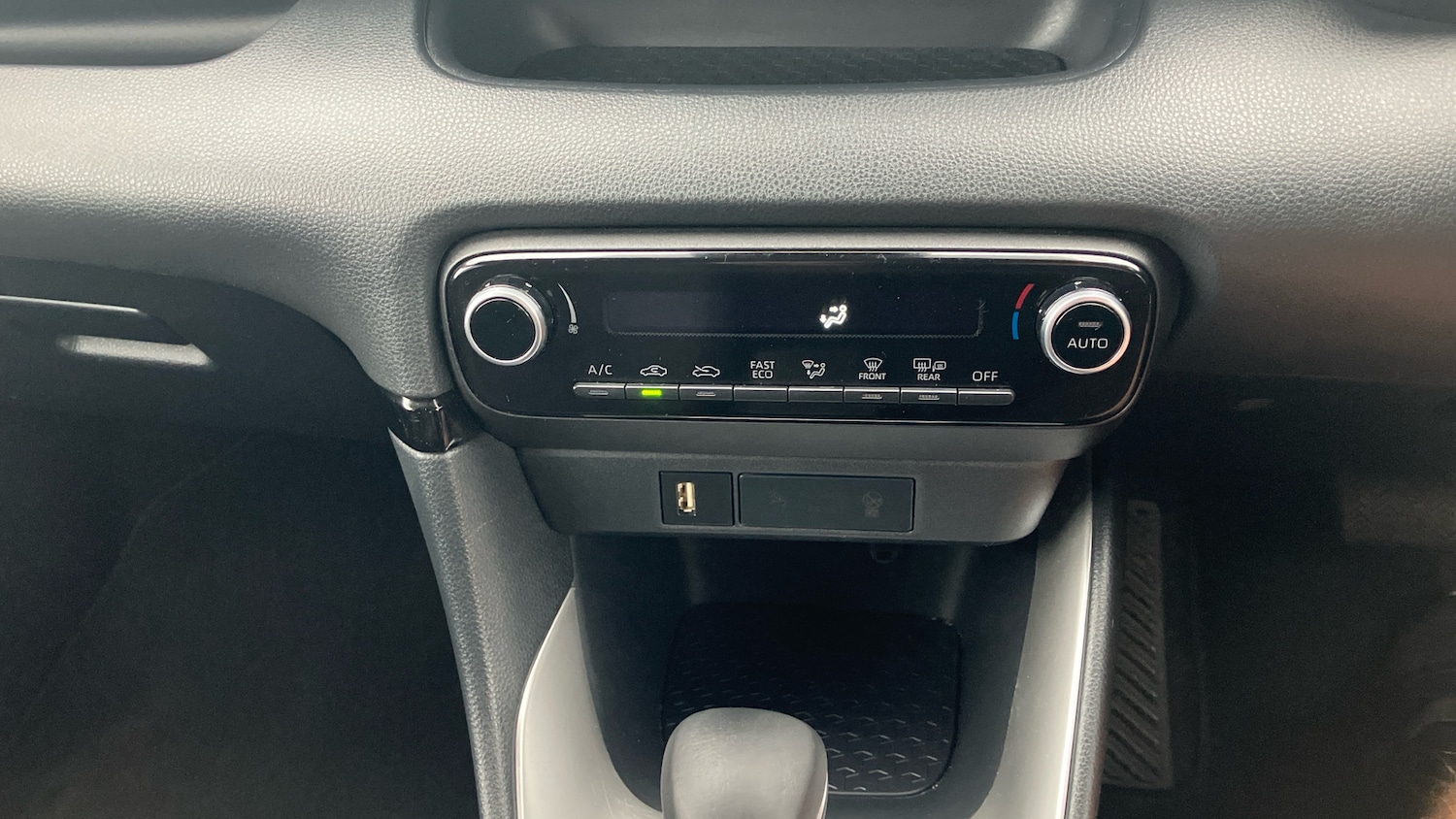 Used Toyota Yaris 2022 for sale - 76129327: Photo 39