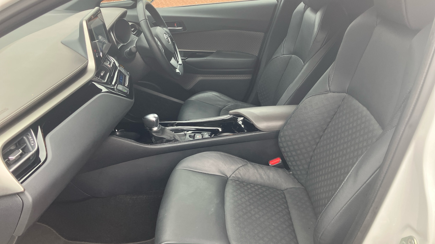 Used Toyota C-HR 2023 for sale - 76859655: Photo 10